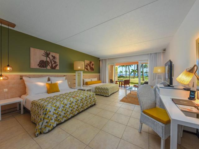 Victoria Beachcomber Resort & Spa