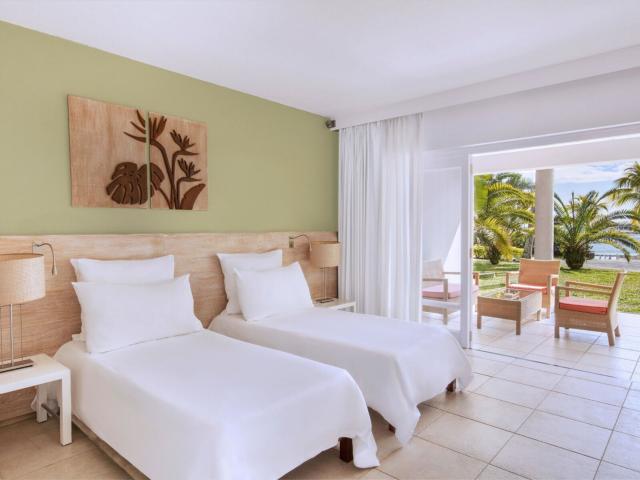 Victoria Beachcomber Resort & Spa