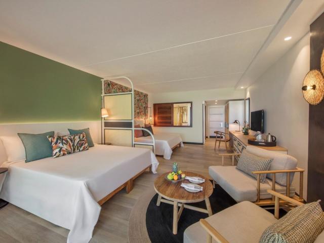 Victoria Beachcomber Resort & Spa