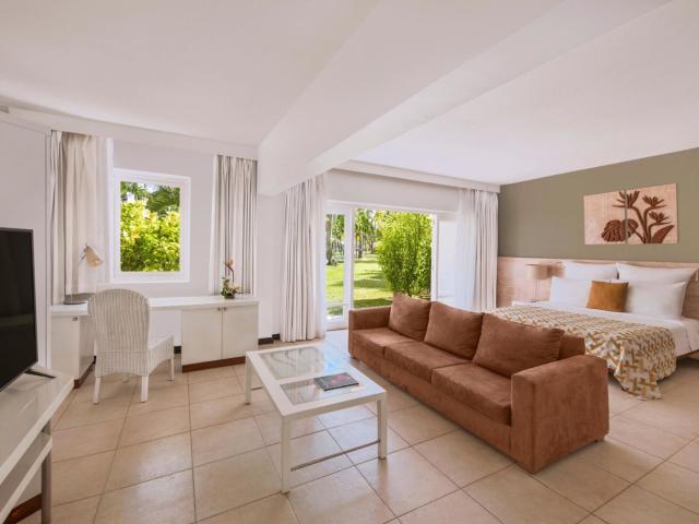 Victoria Beachcomber Resort & Spa