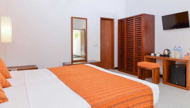 Adaaran Select Hudhuranfushi