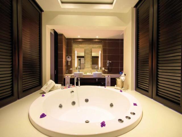Crystals Beach Resort Belle Mare