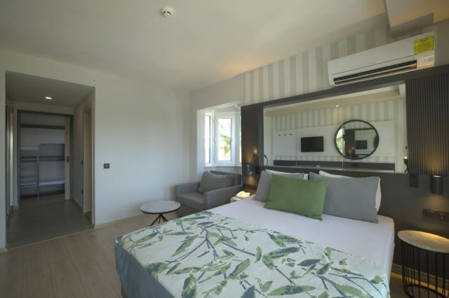 Eos Beach Resort