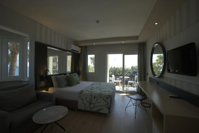 Eos Beach Resort
