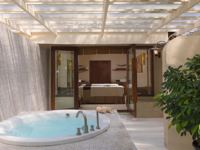 Centara Ras Fushi Resort & Spa