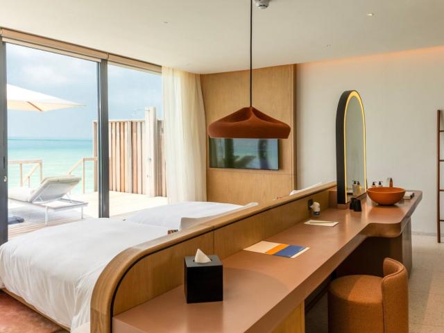 SO/ Maldives