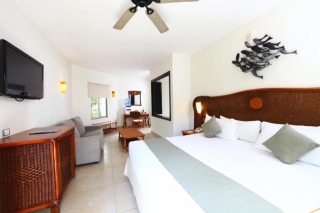 Sandos Caracol Eco Resort and Spa