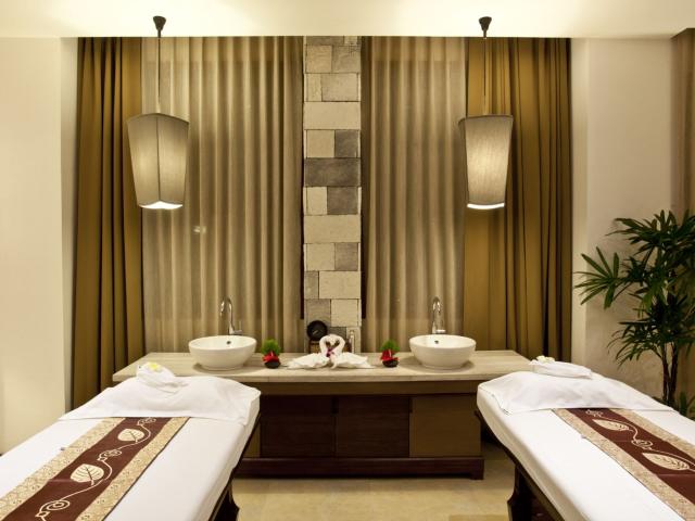 Graceland Khaolak Beach Resort