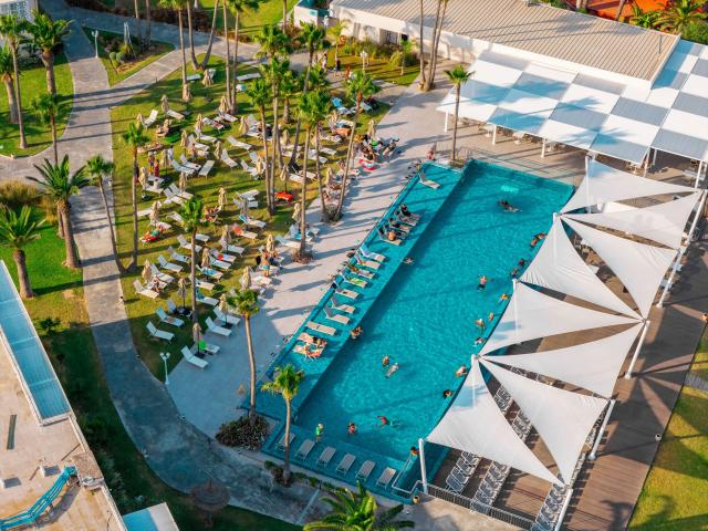 One Resort Premium
