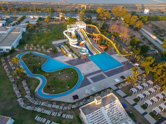 One Resort Premium