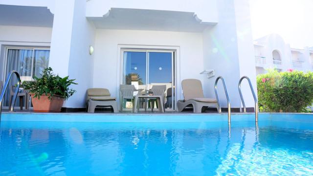 One Resort Premium