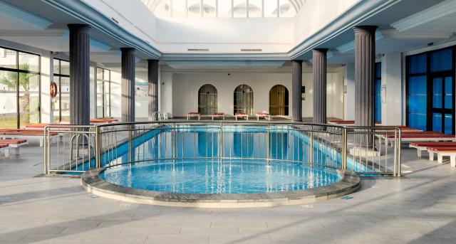 One Resort Premium