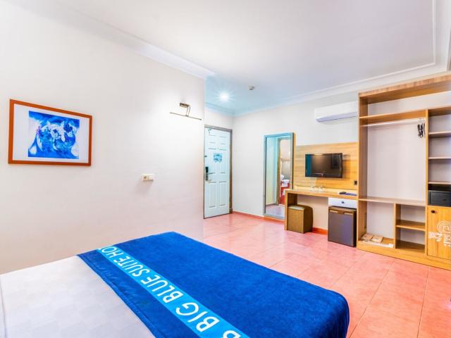 Big Blue Suite