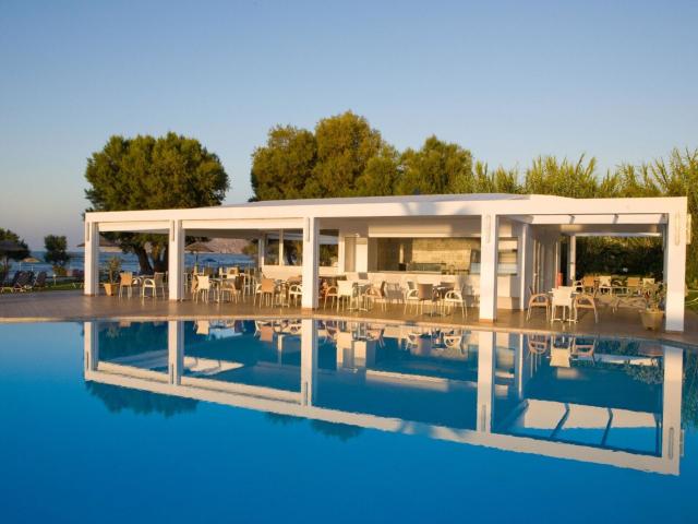 Geraniotis Beach Resort