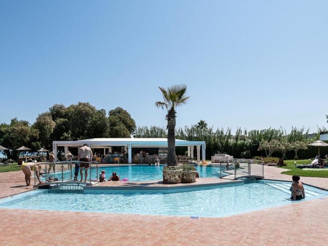 Geraniotis Beach Resort