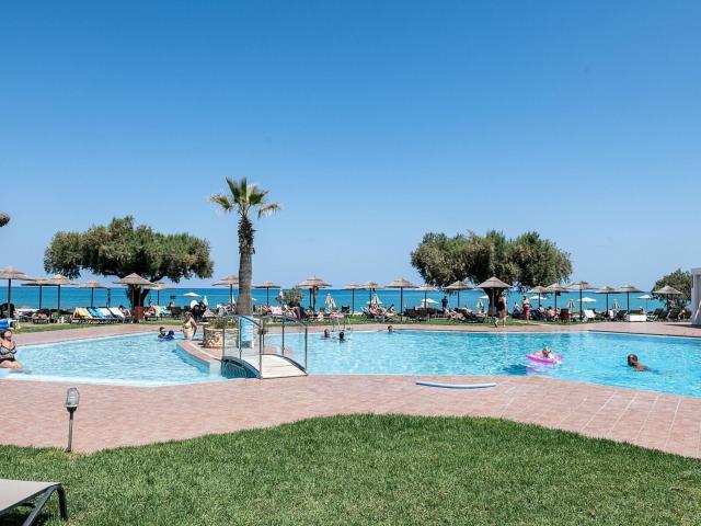 Geraniotis Beach Resort