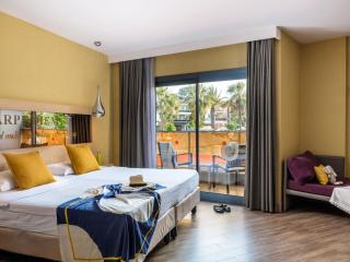 Costa Mare Suites