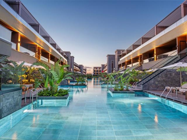 Jacaranda Luxury