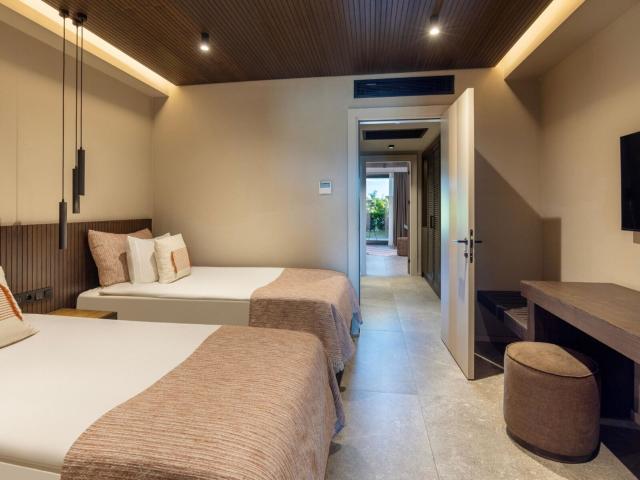 Jacaranda Luxury