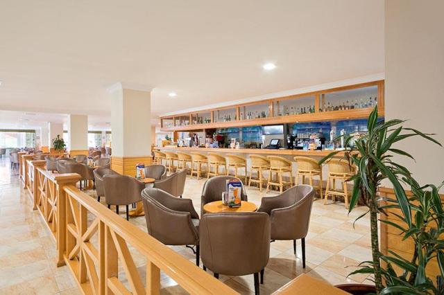 bar