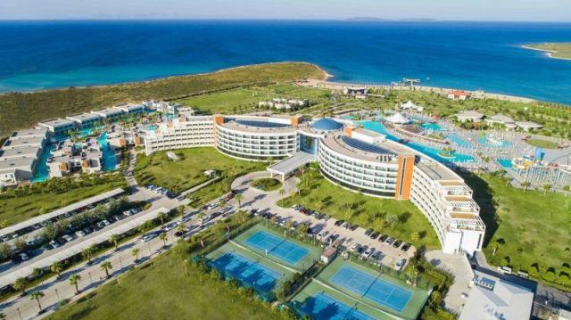 Aquasis De Luxe Resort & Spa