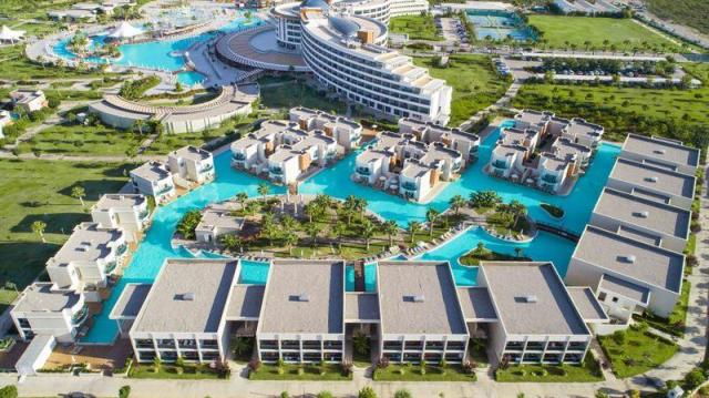 Aquasis De Luxe Resort & Spa