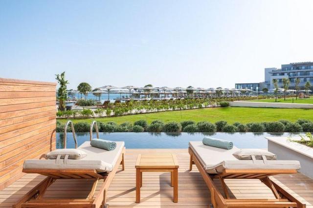 Anda Barut Collection