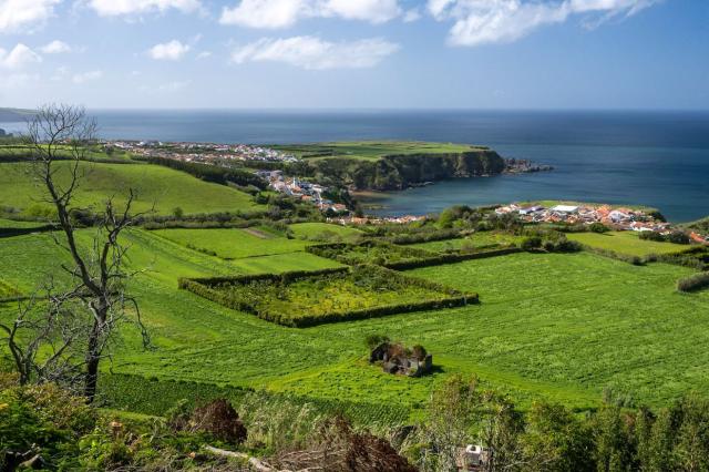 Severní pobřeží ostrova Sao Miguel