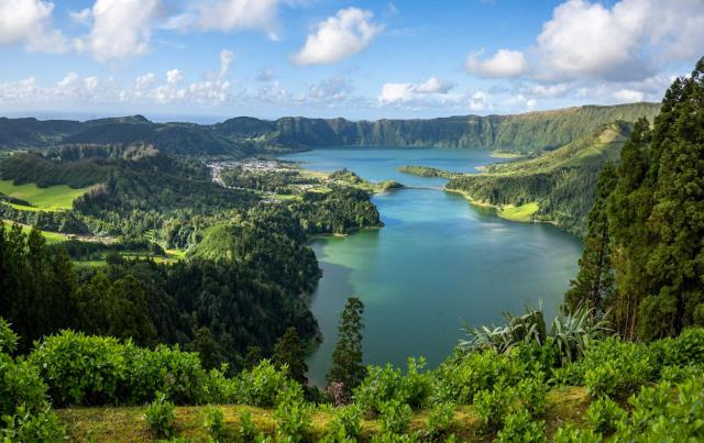 Vyhlídka Vista do Rei s nádherným pohledem na Sete Cidades a vu