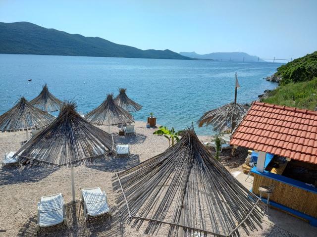 Koupání na poloostrově Klek v Bosně a Hercegovině