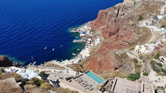 Ammoudi Bay