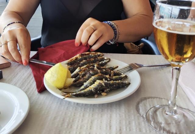 Tradiční sardinky espetos