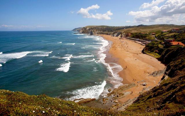Arrietara Beach
