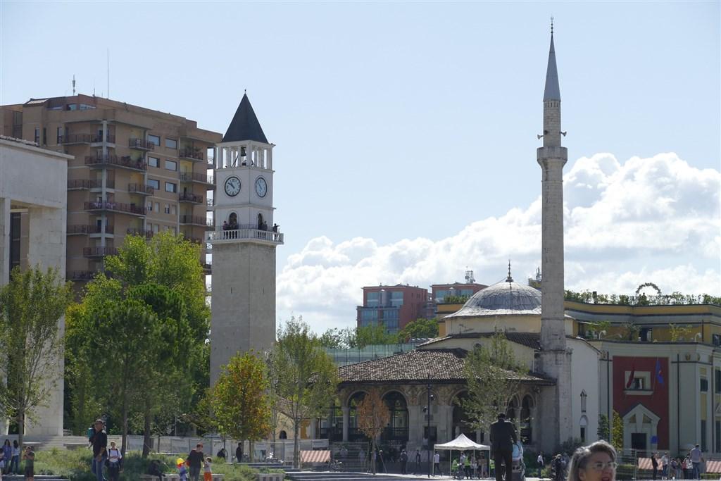 tirana-gc6b2a5980_1920.jpg