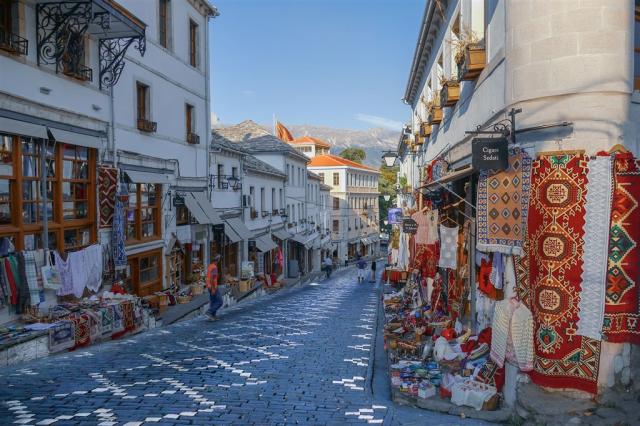 gjirokaster-g1b6b41107_1920.jpg