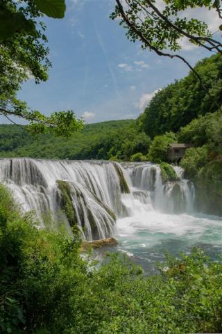 waterfall-6403526.jpg