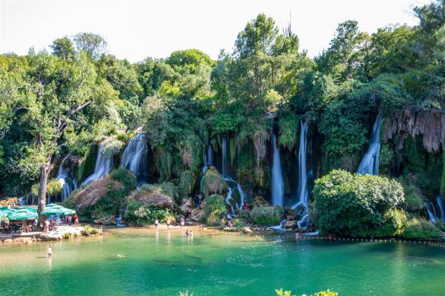 waterfall-6567498.jpg