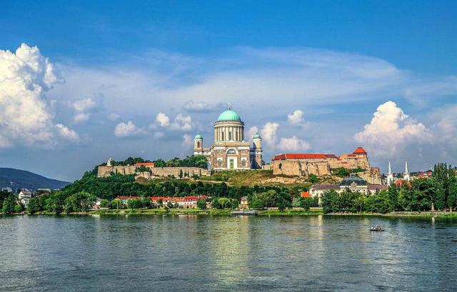 esztergom-donauknie-ungarn-01.jpg