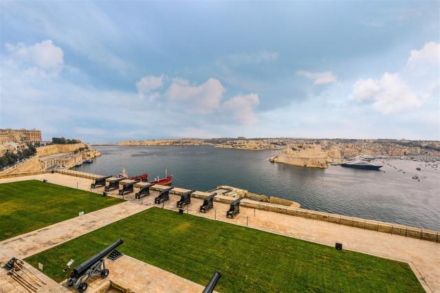 malta-g0077a4dad_1920.jpg