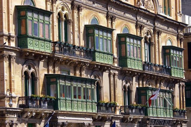 balconies-ge3e333e67_1920.jpg