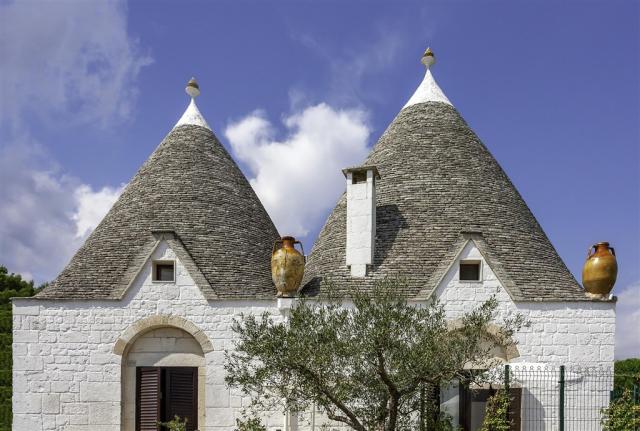 puglia-4992076_1920Alberobello.jpg