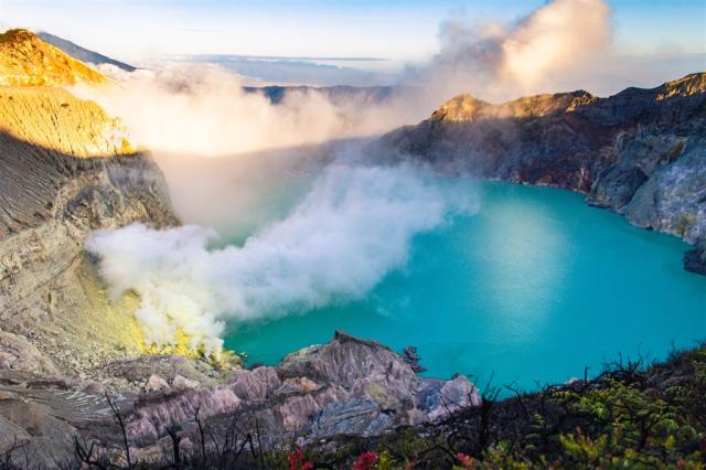 ijen-7287998_1920.jpg