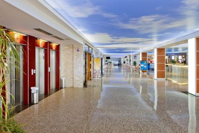 GHT Oasis Park - lobby