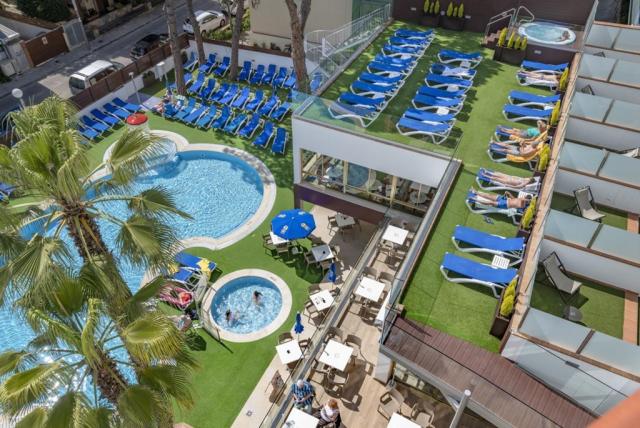Hotel GHT Costa Brava - bazén