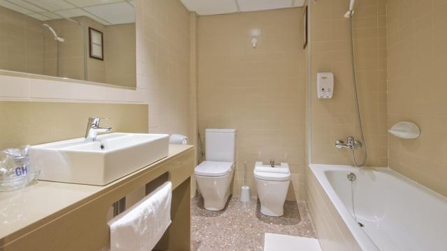Hotel GHT Costa Brava - koupelna
