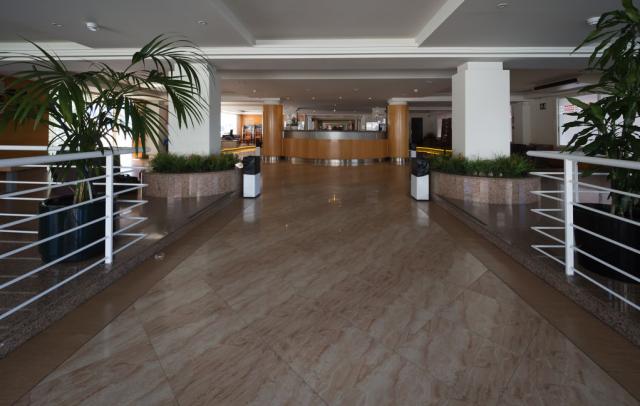Hotel Riviera - lobby s recepcí