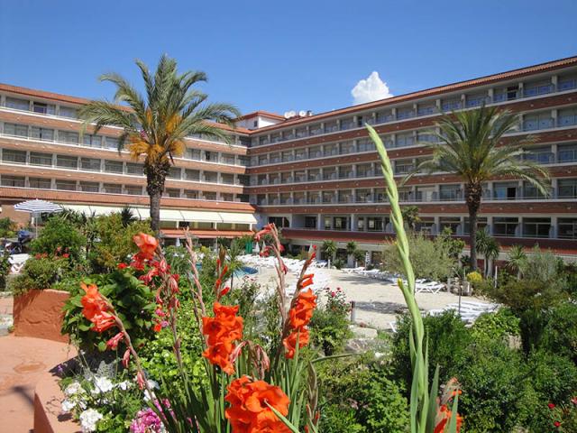 Hotel Esplendid - pohled na budovu