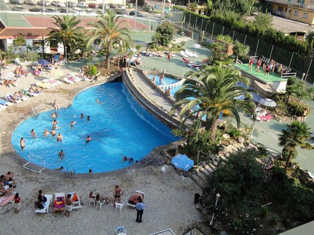 Hotel Esplendid - bazén