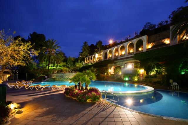 Hotel Guitart Central Park Aqua Resort  - noční pohled na bazén