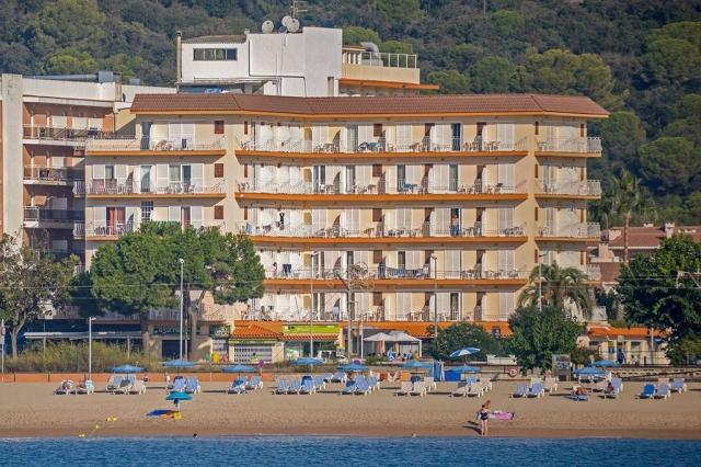 Hotel Rosa Nautica - pohled na budovu